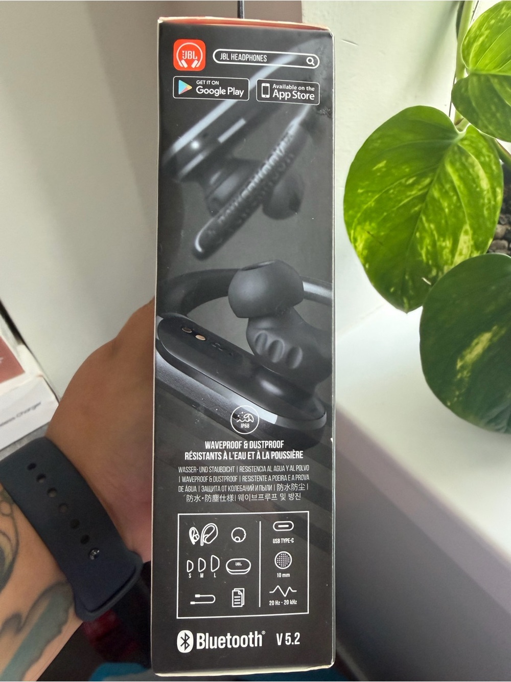 JBL Endurance Peak 3 Black Wireless Sports Earbuds with Earhooks - Picture 3 of 4